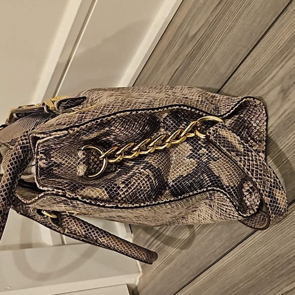 EUC Michael Kors Hamilton snakeskin bag - Picture 7 of 16